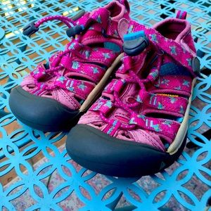 Toddler Keens Size 11